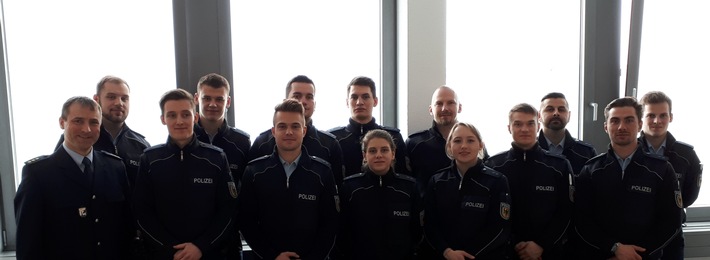 BPOL-TR: 14 neue Kolleginnen und Kollegen - Bundespolizei Trier bekommt Zuwachs