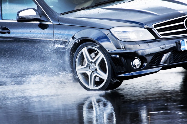 Nokian-Reifen ist Testsieger im Sommerreifen-Test 2012 von "Auto Bild" / Nokian Testsieger auch bei "Auto Zeitung" und "gute Fahrt" / Bestnoten "Vorbildlich", "sehr empfehlenswert" und "sehr gut"