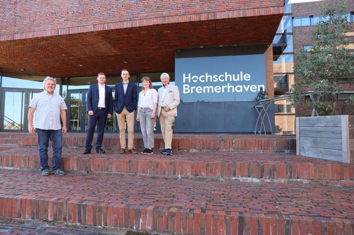 Axel Gottschalk erhält Research Award 2024 der Hochschule Bremerhaven