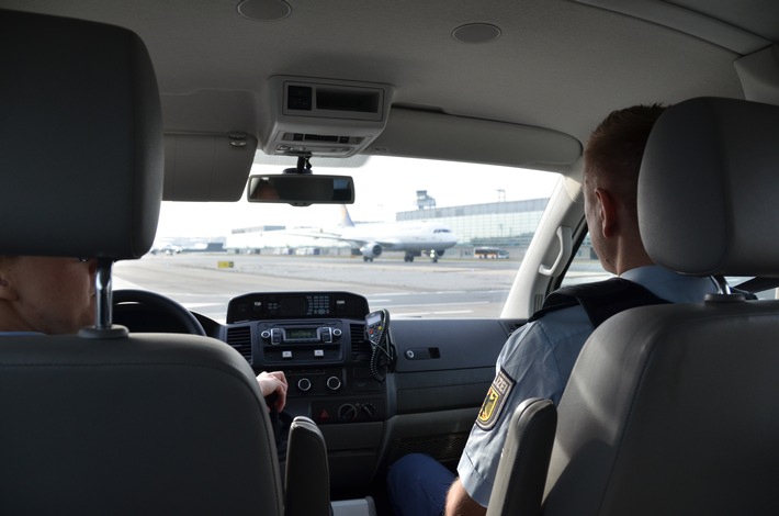BPOLD FRA: Gefährlicher Eingriff in den Luftverkehr - Bundespolizei nimmt 31-Jährigen auf dem Rollfeld des Frankfurter Flughafens fest