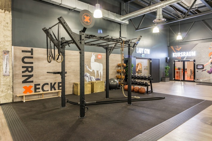 FitX Fitnessstudio Berlin-Ku