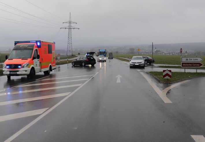 POL-HX: Bei Verkehrsunfall verletzt