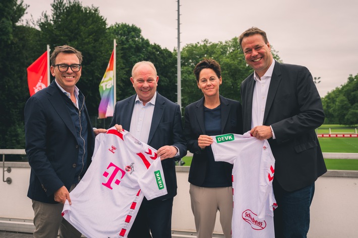 devk-pm-2024-07-08-devk weitet sponsoring auf fc-frauen aus-Markus Rejek, Gottfried Rüßmann, Nic.jpg