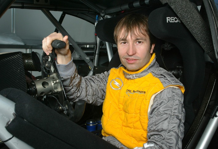 Heinz-Harald Frentzen fährt 2004 in der DTM für Opel