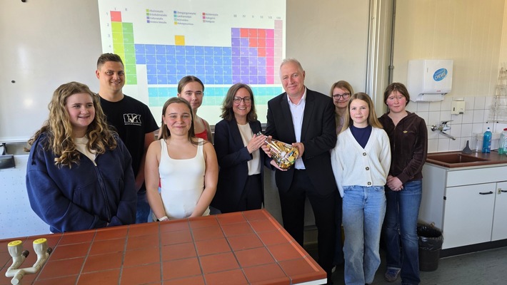 Chemie-Fonds fördert neue Laborausstattung an der Heinrich-von-Kleist-Realschule in Heilbronn