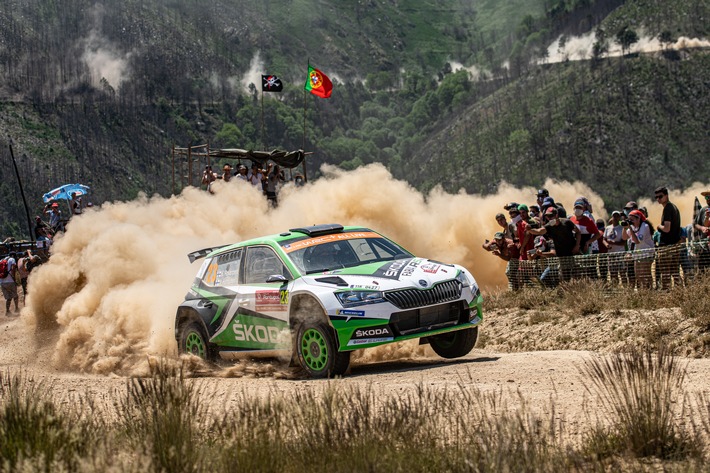 Rallye Italien Sardinien: Kalle Rovanperä und Jan Kopecky kämpfen für SKODA um den Sieg in der WRC 2 Pro-Kategorie (FOTO)