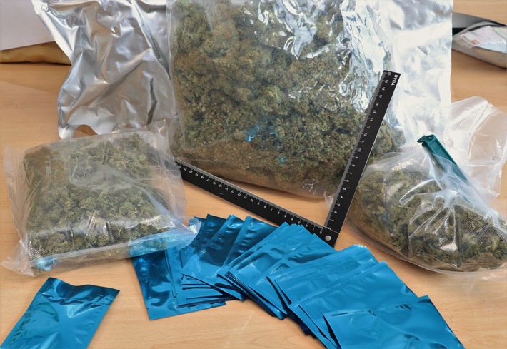 POL-HX: Amphetamine gesucht - 890 Gramm Marihuana gefunden