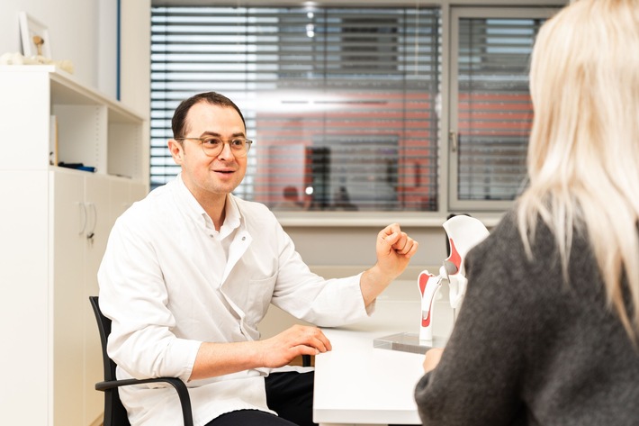 Privatdozent Dr. Jörg Arnholdt wird neuer Chefarzt der Orthopädie und Endoprothetik am Klinikum Nürnberg