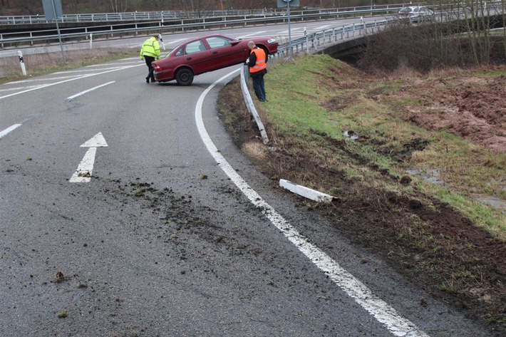 POL-PDKL: Verkehrsunfall mit Sachschaden