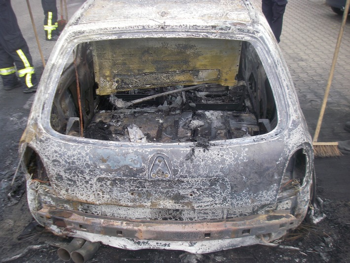 POL-DN: Fahrer erlitt schwere Verbrennungen