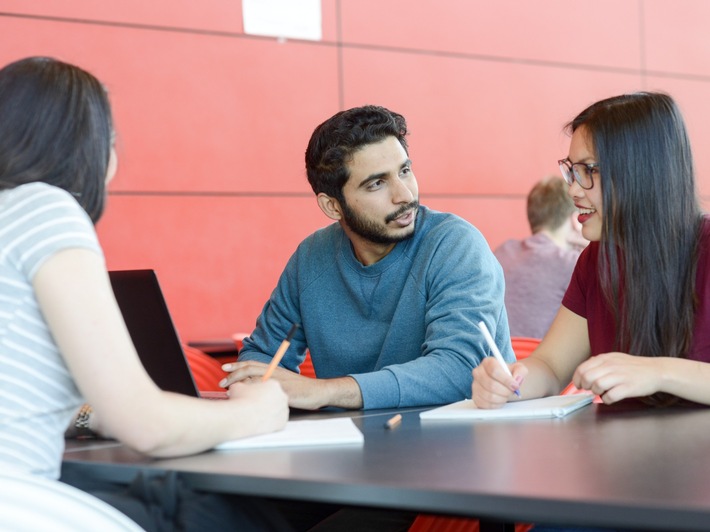 Zehn Jahre Academy HERE AHEAD – zehn Jahre Unterstützung für internationale Studieninteressierte