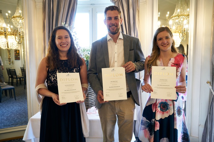 Die Belvoirpark Hotelfachschule zelebriert die Diplomfeier ihrer Absolventen