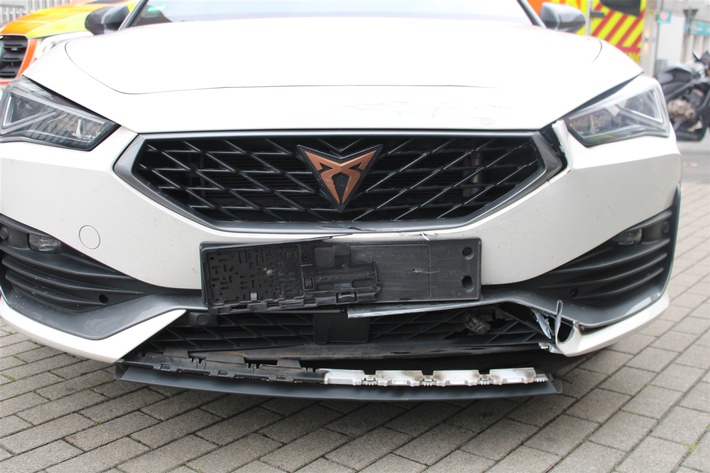 POL-HA: Hagener bei Zusammenstoß zwischen Auto und Motorrad leicht verletzt