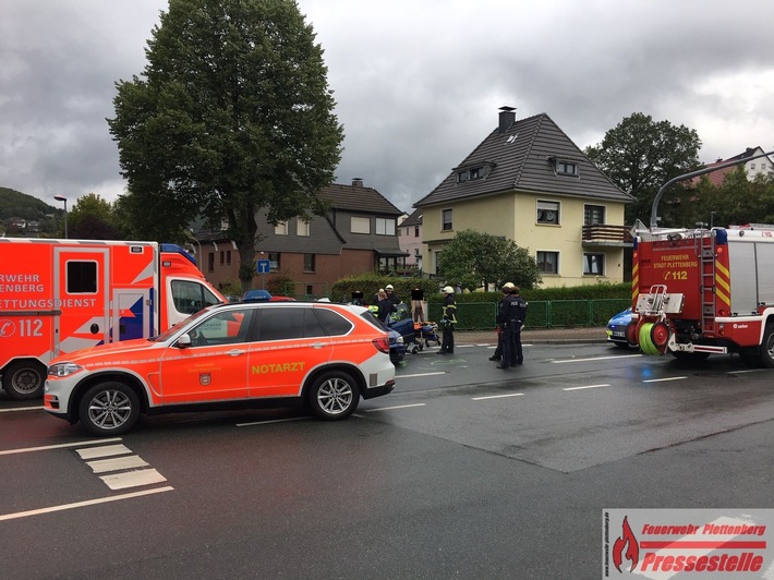 FW-PL: OT-Eiringhausen. PKW- Fahrerin wird bei vermeintlich leichtem Unfall möglicherweise schwer verletzt.