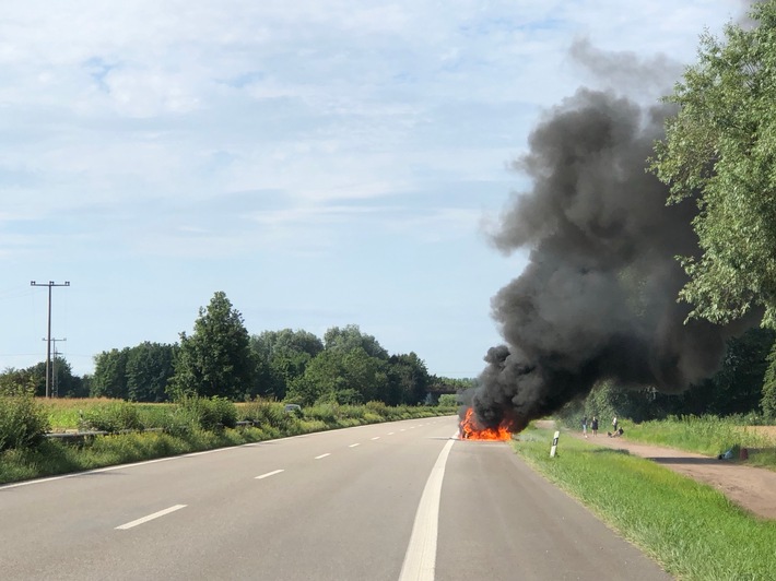 POL-PDLD: Jockgrim - Auto auf der B 9 ausgebrannt