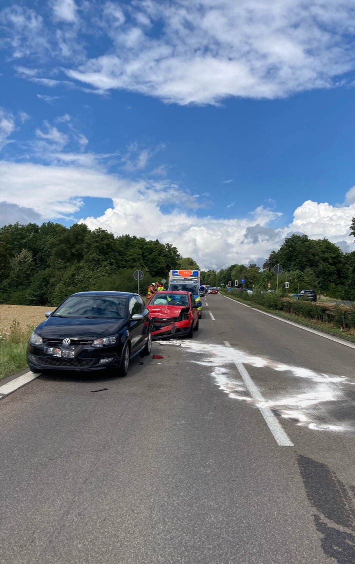 POL-AC: Verkehrsunfall auf der Kohlscheider Straße - Autofahrerin wird verletzt