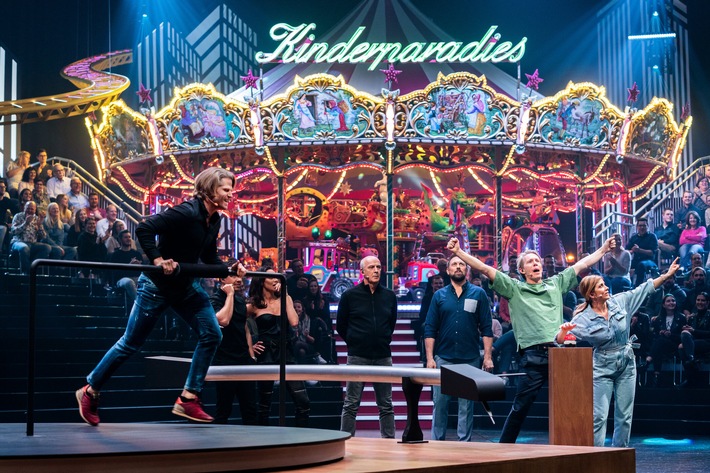 Herzschlag um Herzschlag: Nico Santos, Lilly Becker und Mario Basler fordern zum ersten Puls-Duell // &quot;Die! Herz! Schlag! Show!&quot; ab 13. Juli auf ProSieben