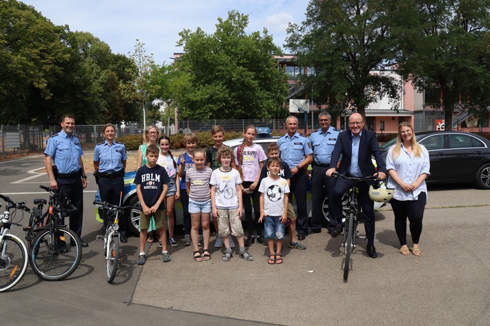 POL-PPTR: Fahrradkurs für ukrainische Kinder