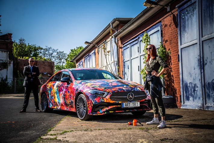 Tina & Max - cool, kreativ, einzigartig / Erfurter Künstlerin Tina Reichel verwandelt einen Mercedes CLS 400 in ein fahrendes Kunstwerk