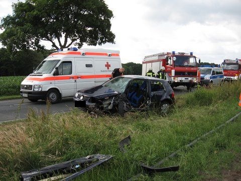 POL-WL: Bahlburg - Schwerer Verkehrsunfall ++ Salzhausen - Einbruch in Einfamilienhaus ++ Seevetal - Tageswohnungseinbruch ++ Eyendorf - Einbruch in Gaststätte ++ u.w.Meldungen