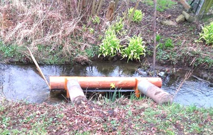 POL-PDNW: Holzbänke herausgerissen