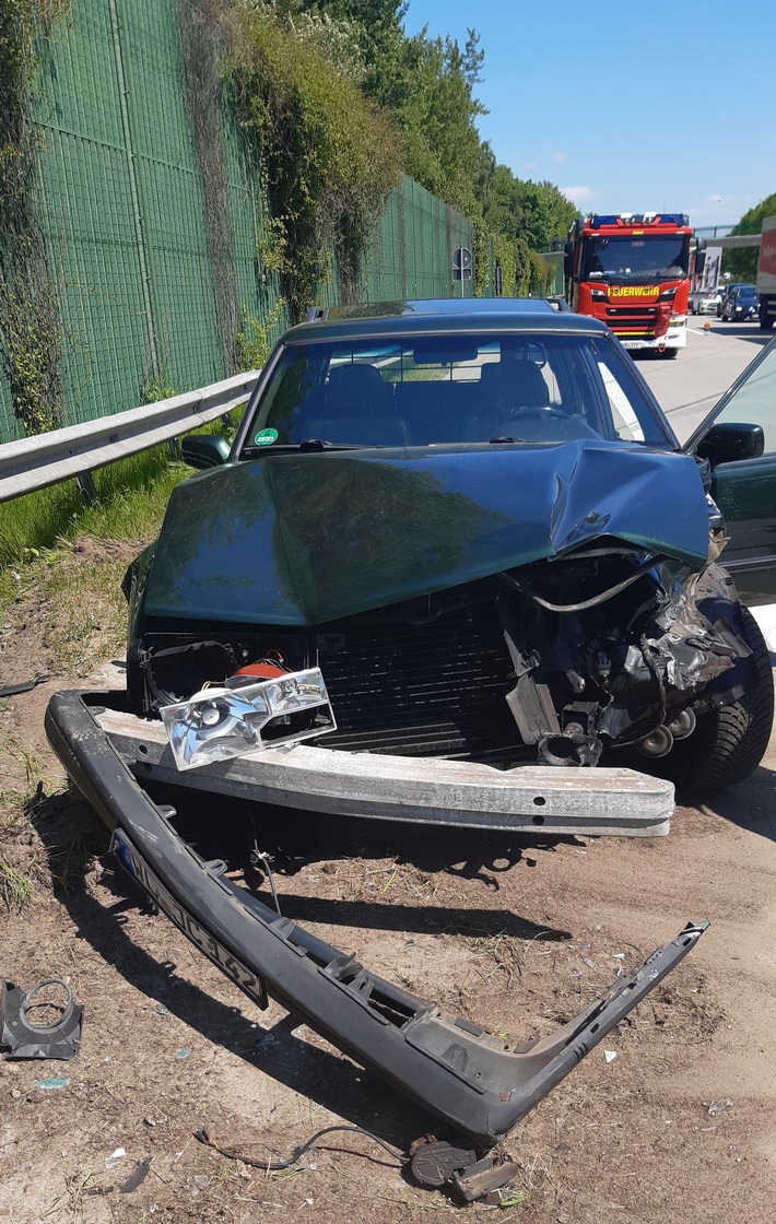 FW Bremerhaven: Verkehrsunfall auf die BAB 27