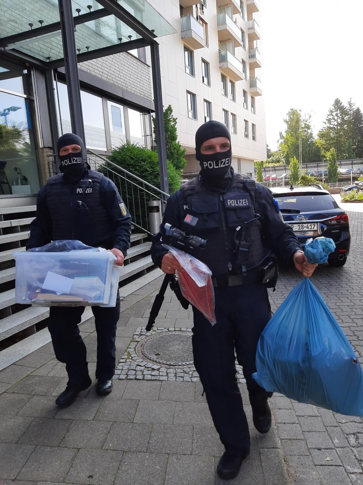 BPOLD-BBS: Fortschreibung Pressemitteilung Urkundenkriminalität - Bundespolizei nimmt Fälscherring in Hamburg hoch und verhaftet vier mutmaßliche Bandenmitglieder