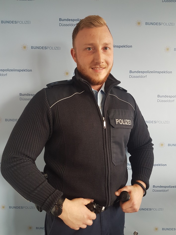 BPOL NRW: Noch nicht im Dienst und schon ein Lebensretter - Junger Polizeimeister zieht Mann aus dem Gleis
