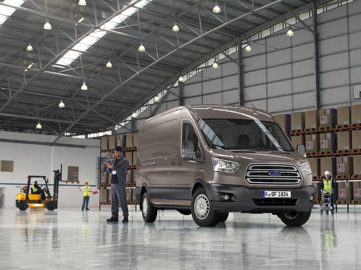 Neuer Ford Transit Courier feiert Weltpremiere auf der &quot;Commercial Vehicle Show 2013&quot; in Birmingham (BILD)