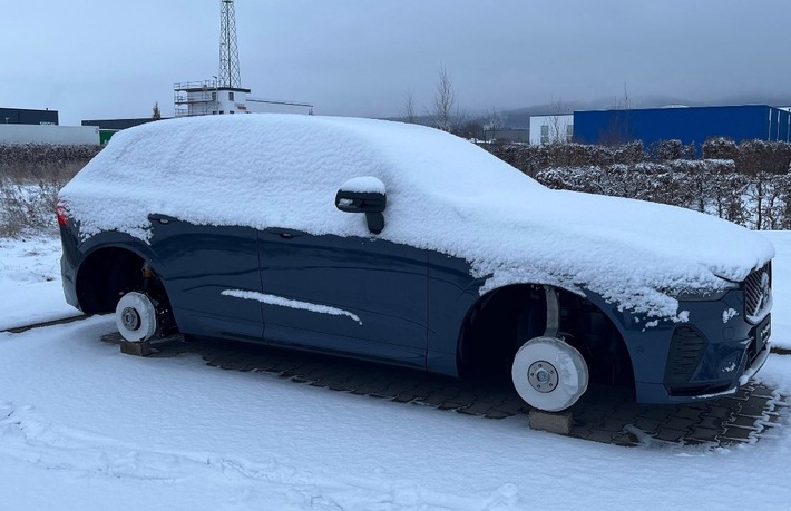 POL-MI: Felgendiebstahl an Neuwagen