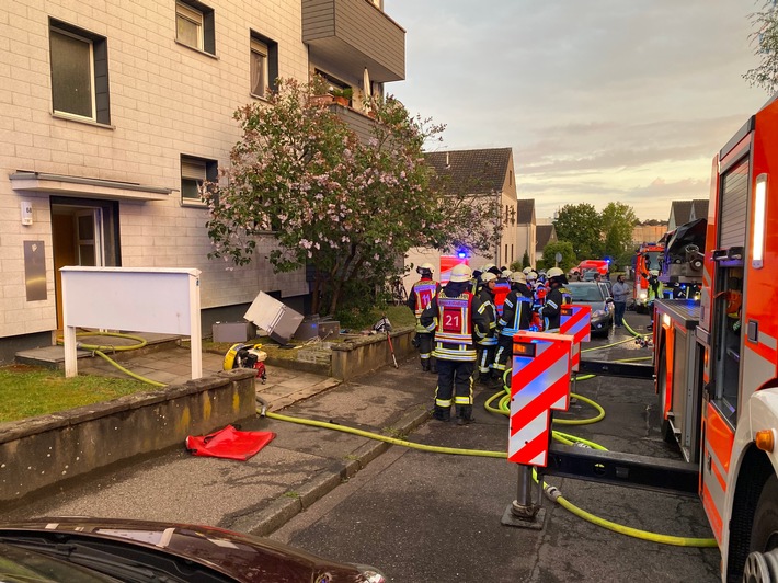 FW-GL: Wohnungsbrand im Stadtteil Gronau von Bergisch Gladbach