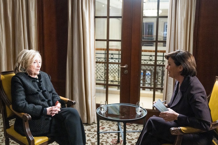 Hillary Clinton bei "maischberger": Epstein "habe ich nie getroffen" – Ehemann Bill, habe nur im Zusammenhang mit Wohltätigkeitsprojekten Kontakt gehabt