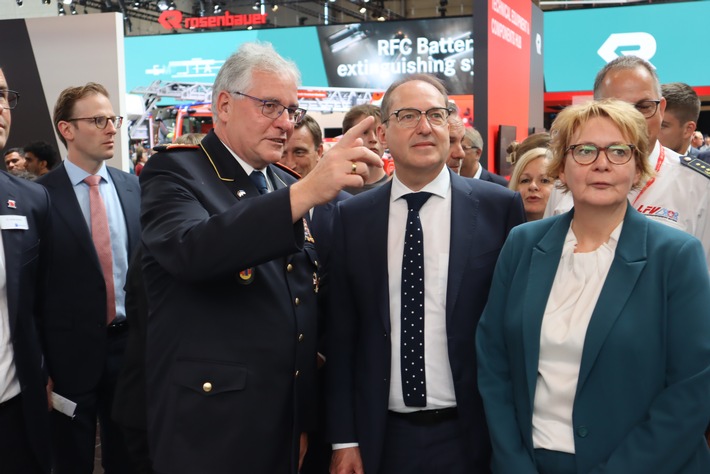 INTERSCHUTZ 2026: "Feuerwehrwelt rückt zusammen" / DFV-Präsident bilanziert zur Weltleitmesse: Große Dynamik, Zuversicht und Mut angesichts der aktuellen Lage