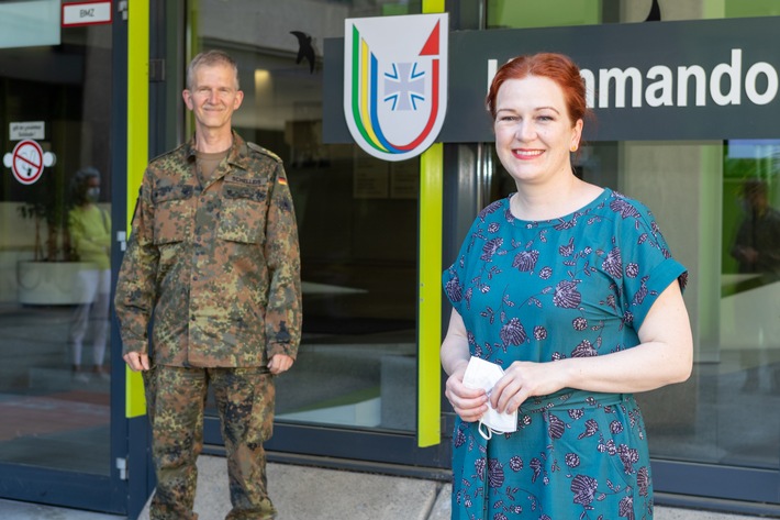 Informationsbesuch auf der Hardthöhe: / Die Oberbürgermeisterin der Stadt Bonn, Katja Dörner, zu Gast beim Nationalen Territorialen Befehlshaber und Inspekteur Streitkräftebasis