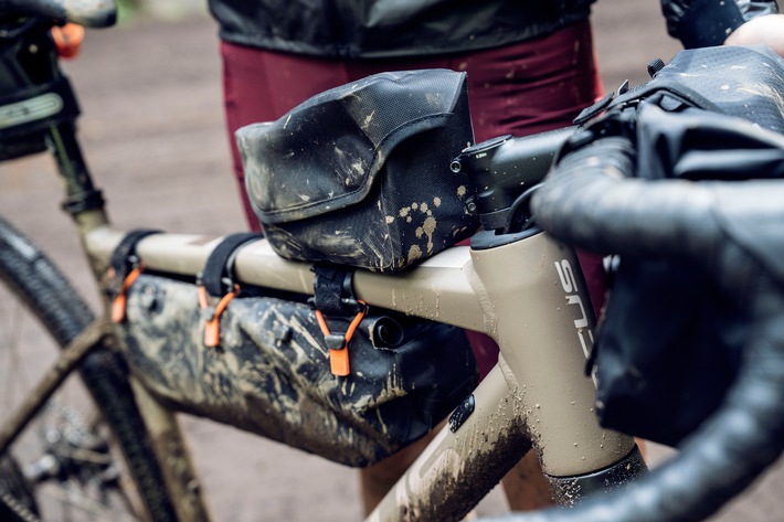 Das "Fuel-Pack" aus Ortliebs Bikepacking-Linie ist eine nachhaltige und in Deutschland hergestellte, wasserdichte Oberrohrtasche mit Magnetverschluss. / Weiterer Text über ots und www.presseportal.de/nr/56815 / Die Verwendung dieses Bildes ist für redaktionelle Zwecke unter Beachtung ggf. genannter Nutzungsbedingungen honorarfrei. Veröffentlichung bitte mit Bildrechte-Hinweis.