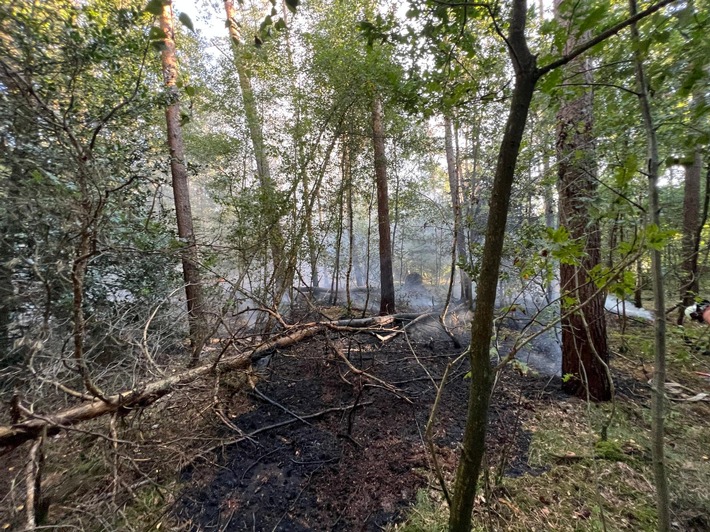 FW Hünxe: Waldbrand mit Folgeeinsatz