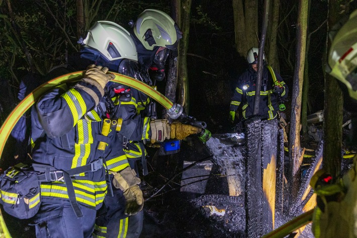 FW-MK: Feuer in einem Waldstück am Duloh