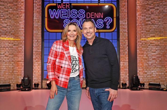 Riverboat-Duell bei "Wer weiß denn sowas?" / Kim Fisher trifft auf Sebastian Fitzek / Das Wissensquiz vom 21. bis 25. November 2022, um 18:00 Uhr im Ersten