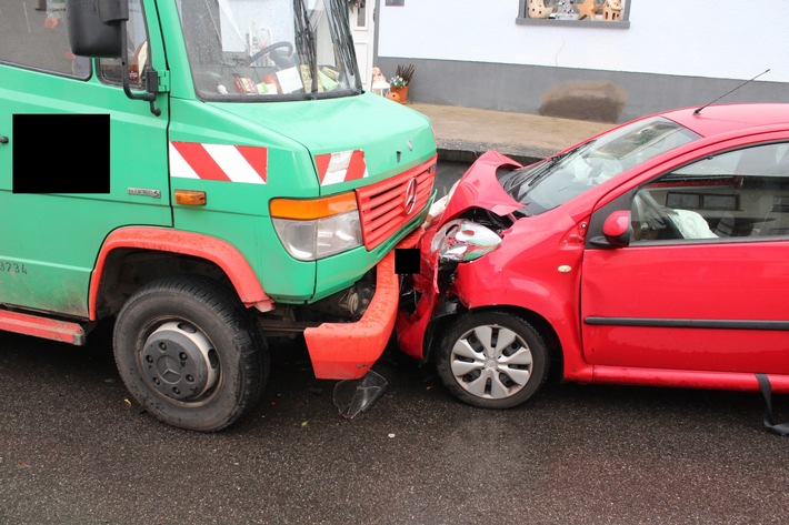 POL-PDTR: Verkehrsunfall in Fell - eine Leichtverletzte