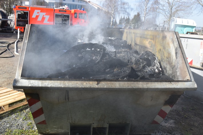 POL-HI: Containerbrand in Groß Düngen