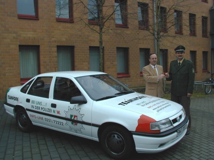 POL-BM: Erftkreis „Fahrende Litfaßsäule“ / Foto