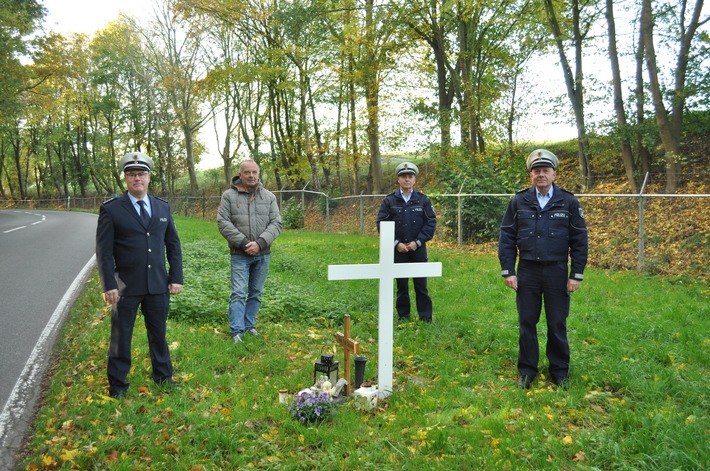 POL-HS: Polizei stellt weitere &quot;Weiße Kreuze&quot; auf