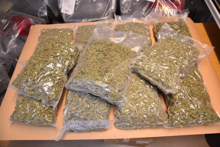 POL-SI: Siegener Polizei gelingt Schlag gegen Drogenhandel - 15 Kilogramm Marihuana sichergestellt, vier Männer in Haft