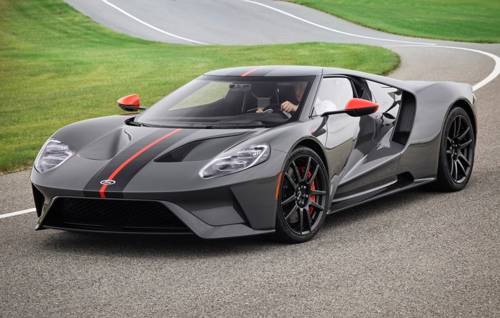 Ford GT Supersportwagen: in den USA nun auch als besonders exklusives "Carbon"-Modell bestellbar (FOTO)