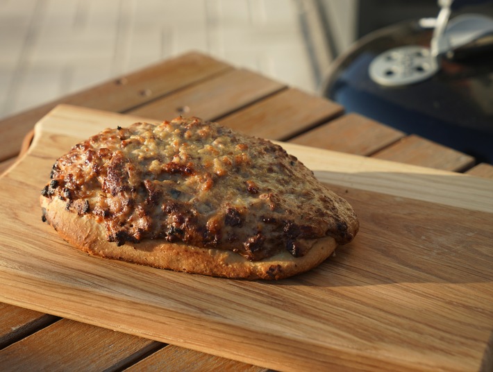 Deutschlands erste Gourmetpizza zum Grillen / Gourmetfleisch.de überrascht zur Grillsaison mit den ersten Gourmetpizzen zum Grillen