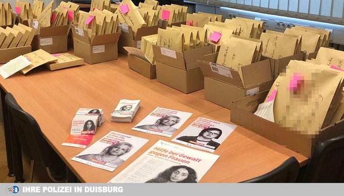 POL-DU: Gewalt gegen Frauen: Polizei verteilt 12.500 Flyer und Broschüren an Apotheken