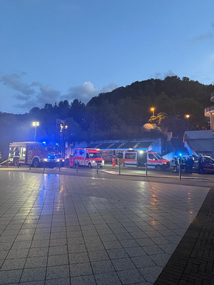 FW Schalksmühle: Großübung von Feuerwehr und DRK im Ortszentrum
