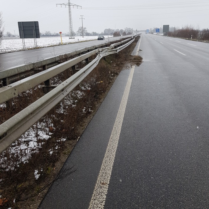 POL-PDNW: Polizeiautobahnstation Ruchheim - Verkehrsunfallflucht - Zeugenaufruf