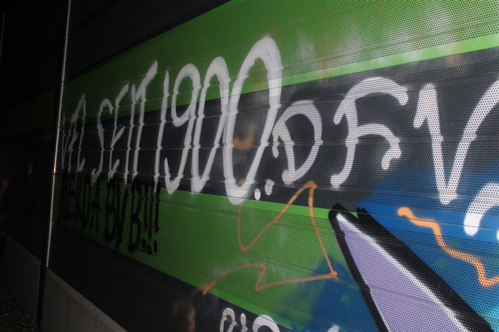 POL-RBK: Overath - Lkw-Fahrer entdeckt Graffiti-Sprayer auf frischer Tat