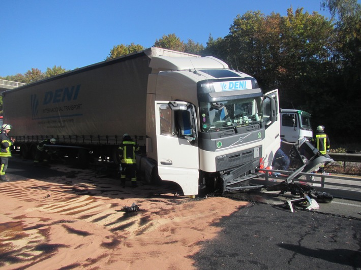 POL-VDMZ: Sperrung der A 61 bei Sprendlingen nach Lkw-Unfall, Fahrer verstorben